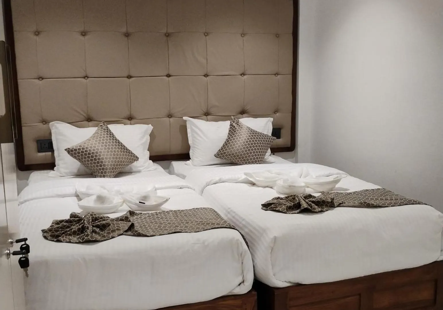 Dq Premium Apartments Kochi