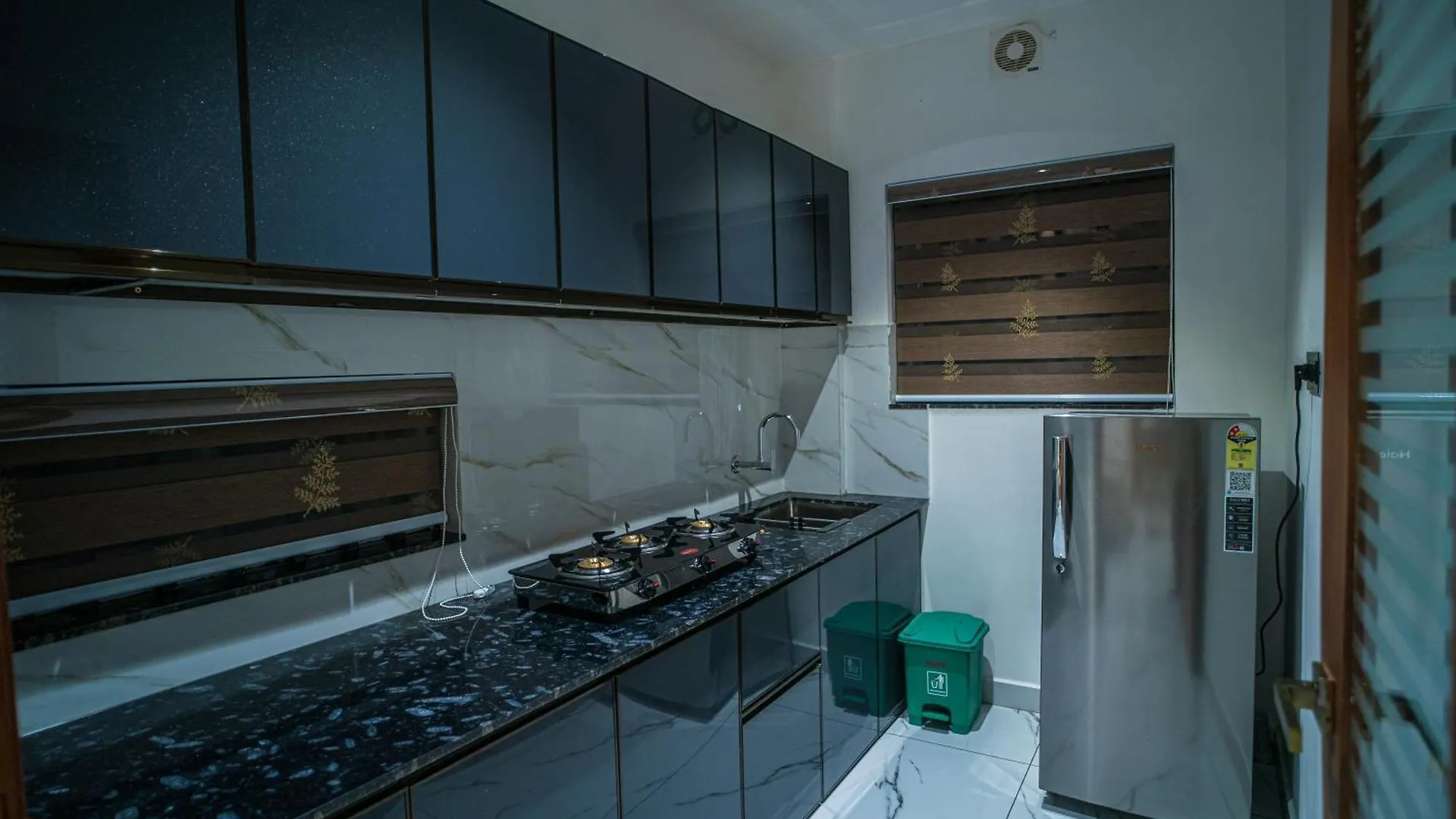 Dq Premium Apartments Kochi 0*,