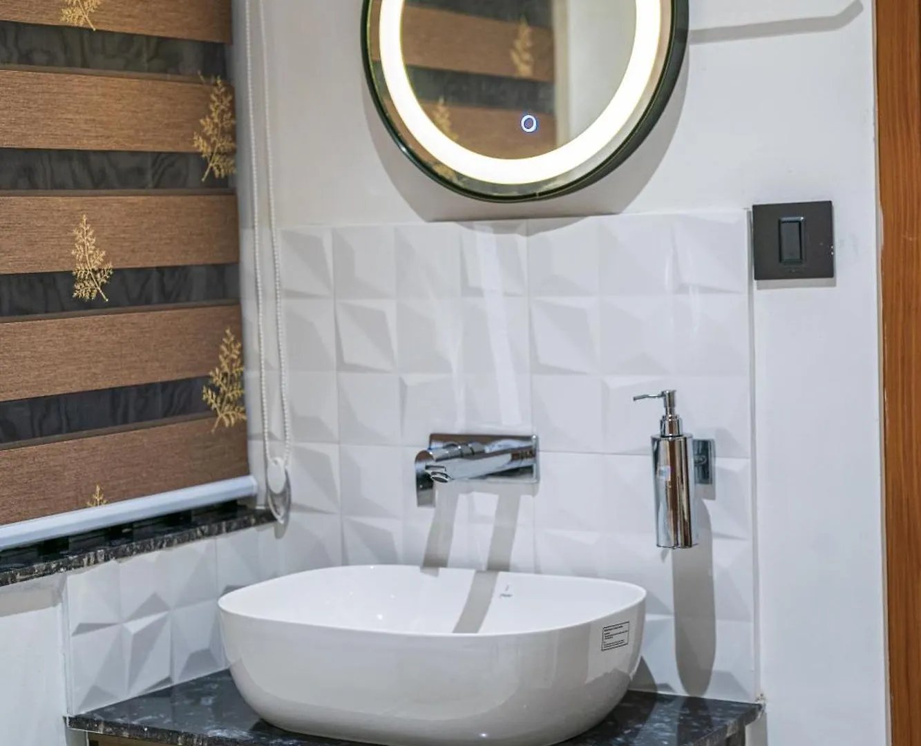 Dq Premium Apartments Kochi Ινδία