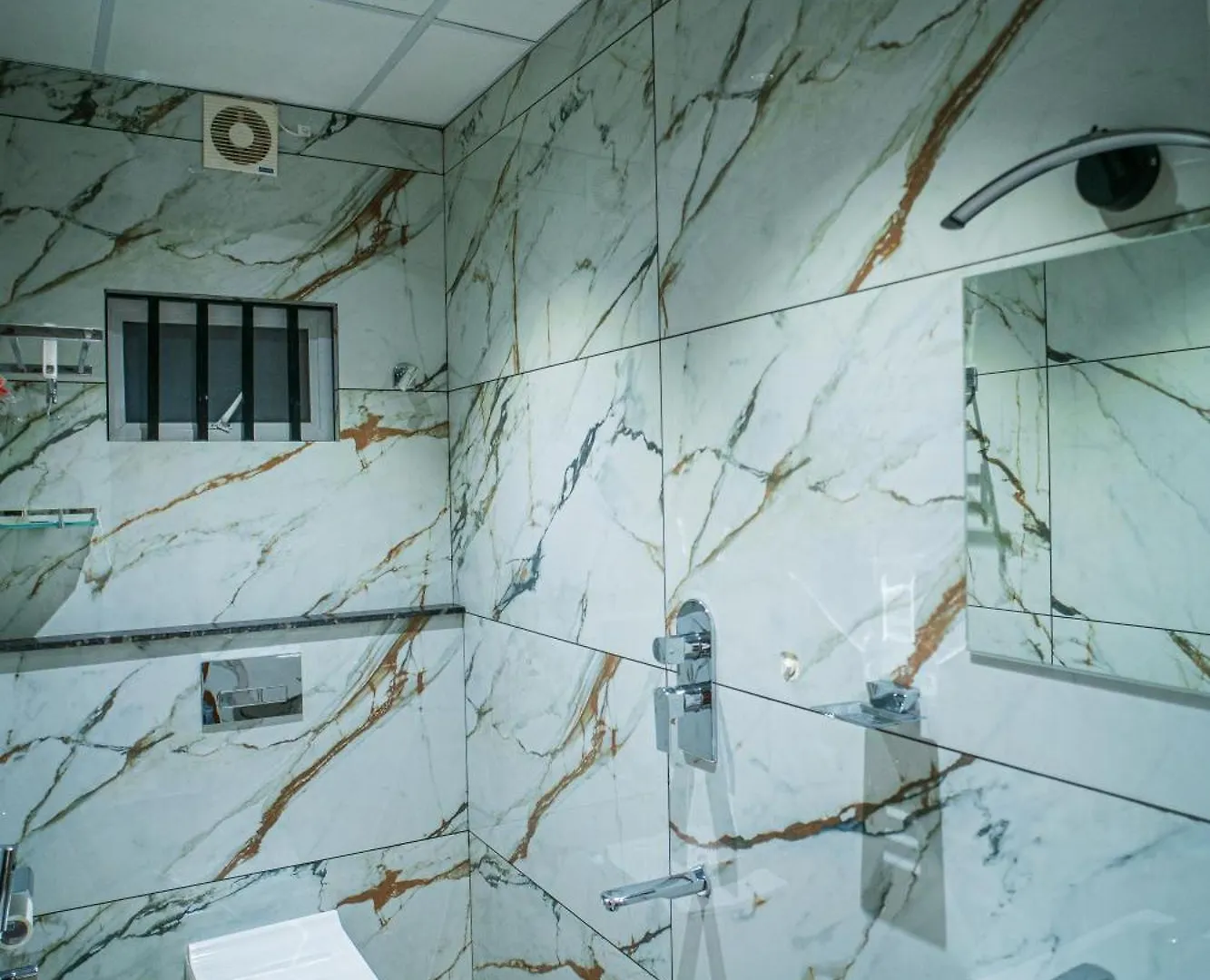 Dq Premium Apartments Kochi